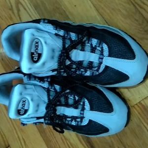 Nike airmax 95 size 8.